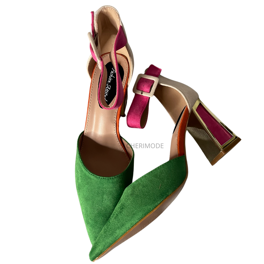 Grüne Pumps mit klobigem Absatz