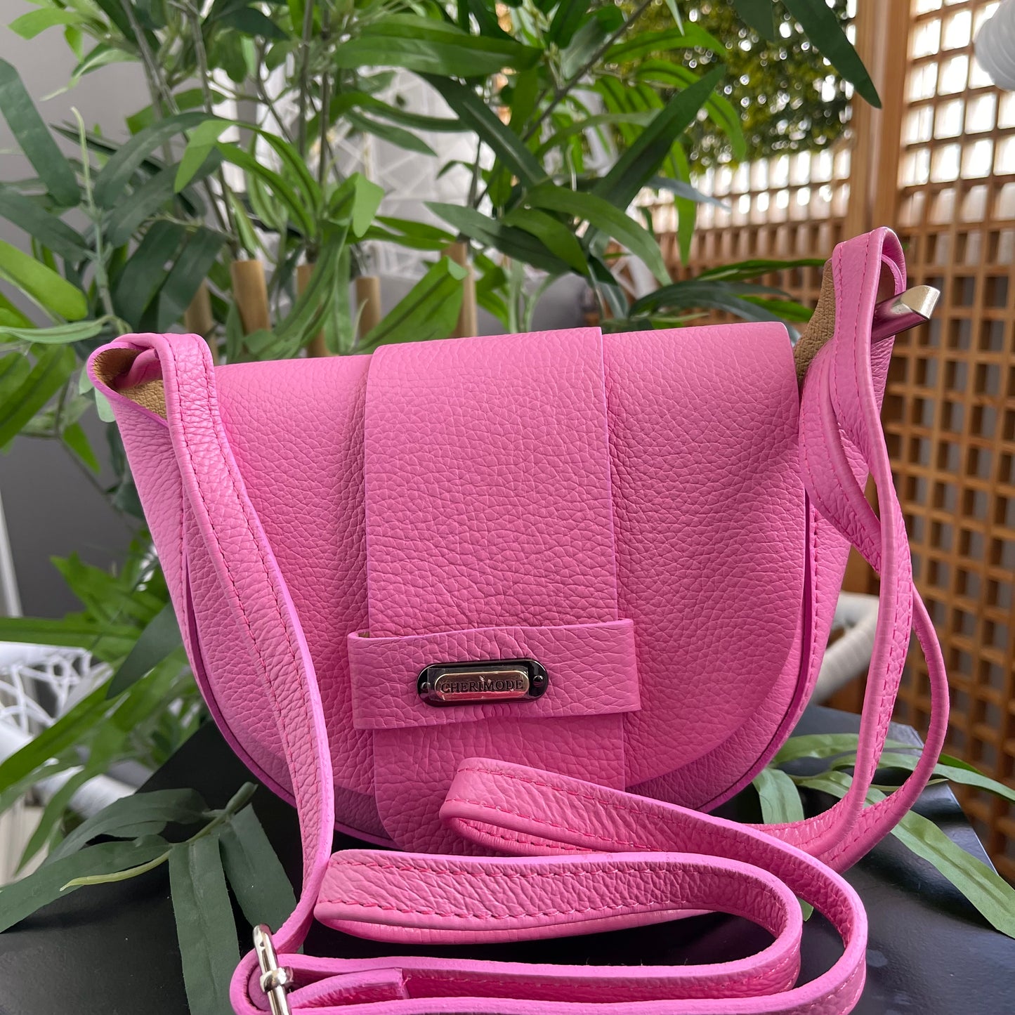 Sac à bandoulière cuir graine cherimode rose